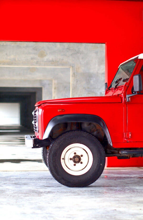Defender van at a wedding